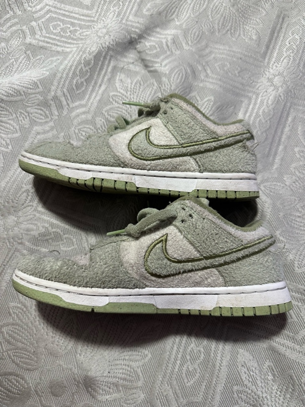 Nike Low Top Sneakers in Sage Green and White